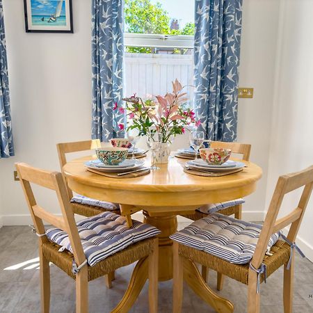 Silks Sails Harbourside Holiday Cottage Weymouth Extérieur photo